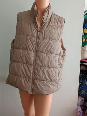 GAP Light Taupe Quilted Puffer Vest